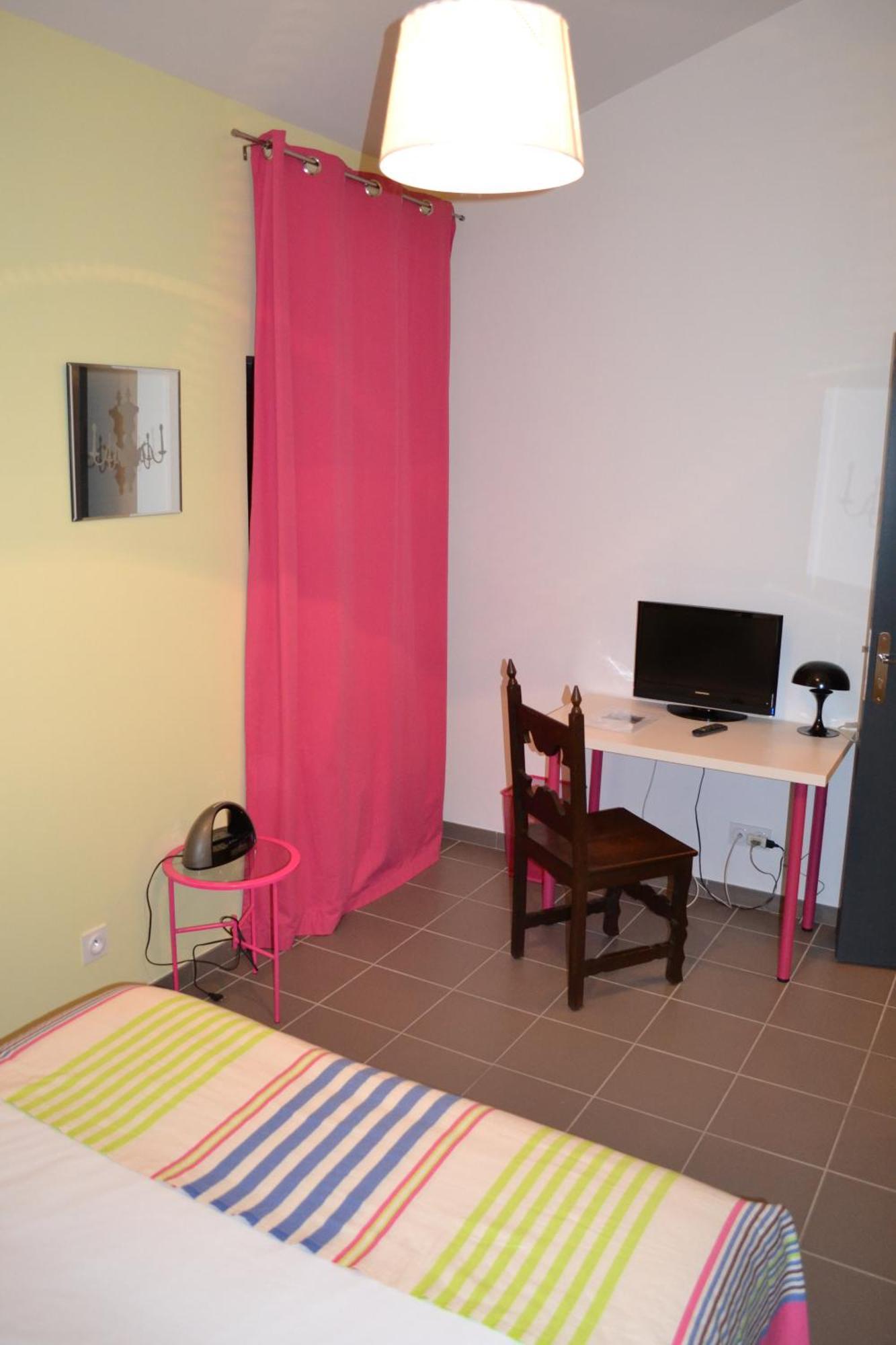 טאסן-לה-דמי-לון Demeure & Dependance - Chambres D'Hotes Depuis 2012 חדר תמונה